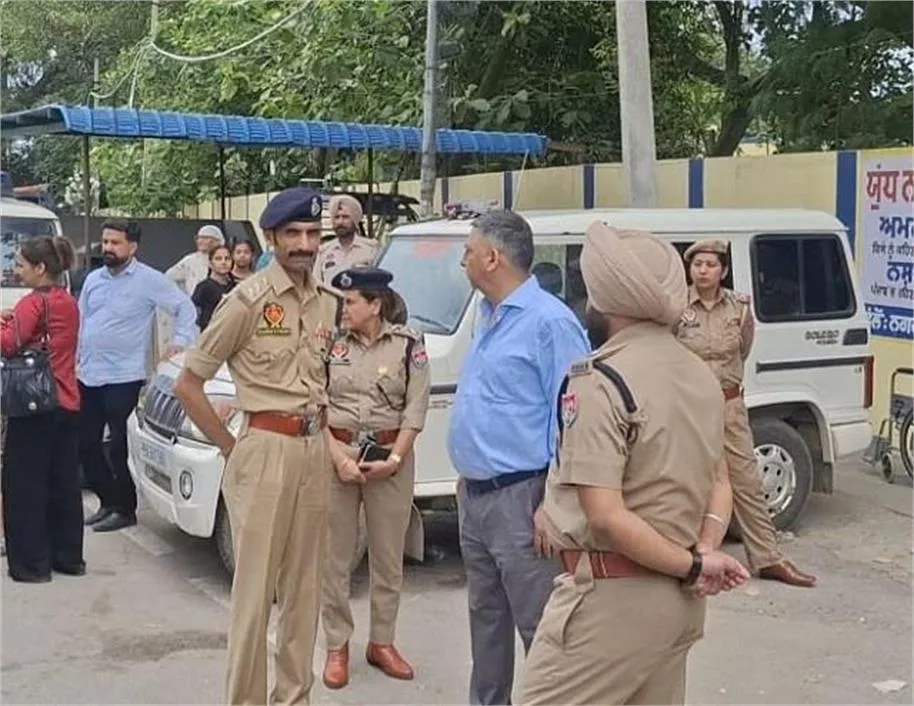 Dinanagar Election Update: चुनाव ऑब्जर्वर DIG नवीन सैनी ने दीनानगर में लिया तैयारियों का जायजा; सुरक्षा के कड़े निर्देश