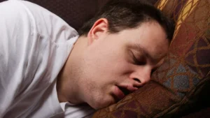 Sleeping Drooling: सोते वक्त तकिया क्यों हो जाता है गीला? जानें कारण और बचाव के उपाय