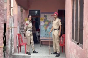 Gurdaspur Municipal Council Election: वार्ड नंबर 6 में पुनर्मतदान शुरू; मतदाताओं में दिखा भारी उत्साह, सुरक्षा के कड़े इंतजाम