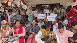 Health Department Chhindwara: आउटसोर्स कर्मचारियों को जल्द मिलेगा बकाया वेतन; एजेंसी की लापरवाही पर कलेक्टर ने लिया संज्ञान