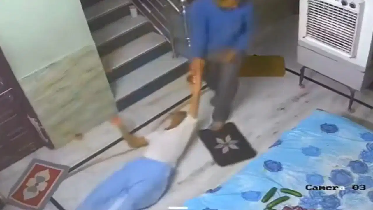 Jaipur Crime News: जयपुर में कलयुगी बेटे का कारनामा; बुजुर्ग पिता को बेरहमी से पीटा, CCTV वीडियो हुआ वायरल