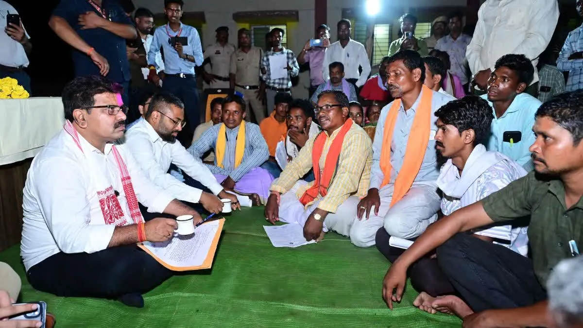 Kanker News: नक्सलियों के गढ़ से विकास की नई पहचान; डिप्टी सीएम विजय शर्मा ने किसकोड़ो में लगाई जनचौपाल