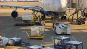 Noida International Airport: कार्गो सेवा की शानदार शुरुआत; दिल्ली एयरपोर्ट से 20 रुपये सस्ती माल ढुलाई