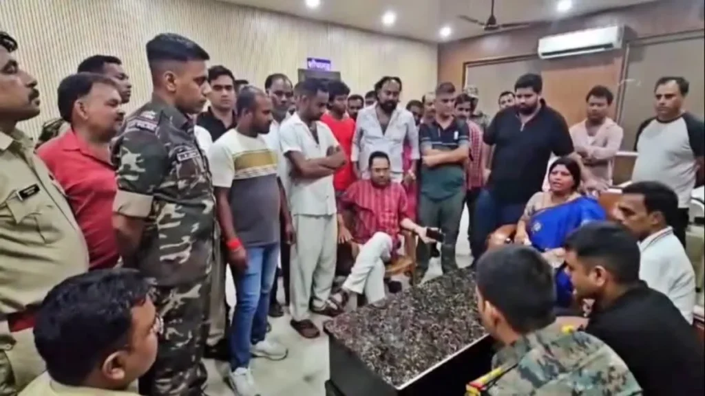 Koderma Crime: कोडरमा विधायक नीरा यादव के ड्राइवर की जमीन विवाद में हत्या, परिवार के 3 लोग गंभीर रूप से घायल