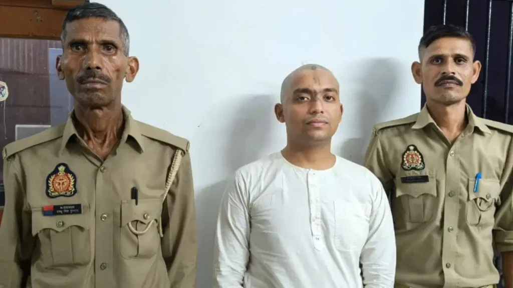 Mathura Crime News: फर्जी साधु का पर्दाफाश; हाई-पैकेज वाली युवतियों को फंसाकर करता था दुष्कर्म और ब्लैकमेलिंग