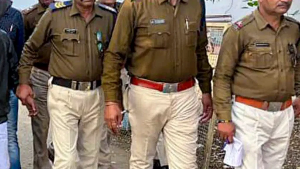 Bina News: बेटे की मौत के बाद बुजुर्ग ससुर को बनाया निशाना; बहू-प्रेमी ने छीने और पैसे, आरोपी गिरफ्तार