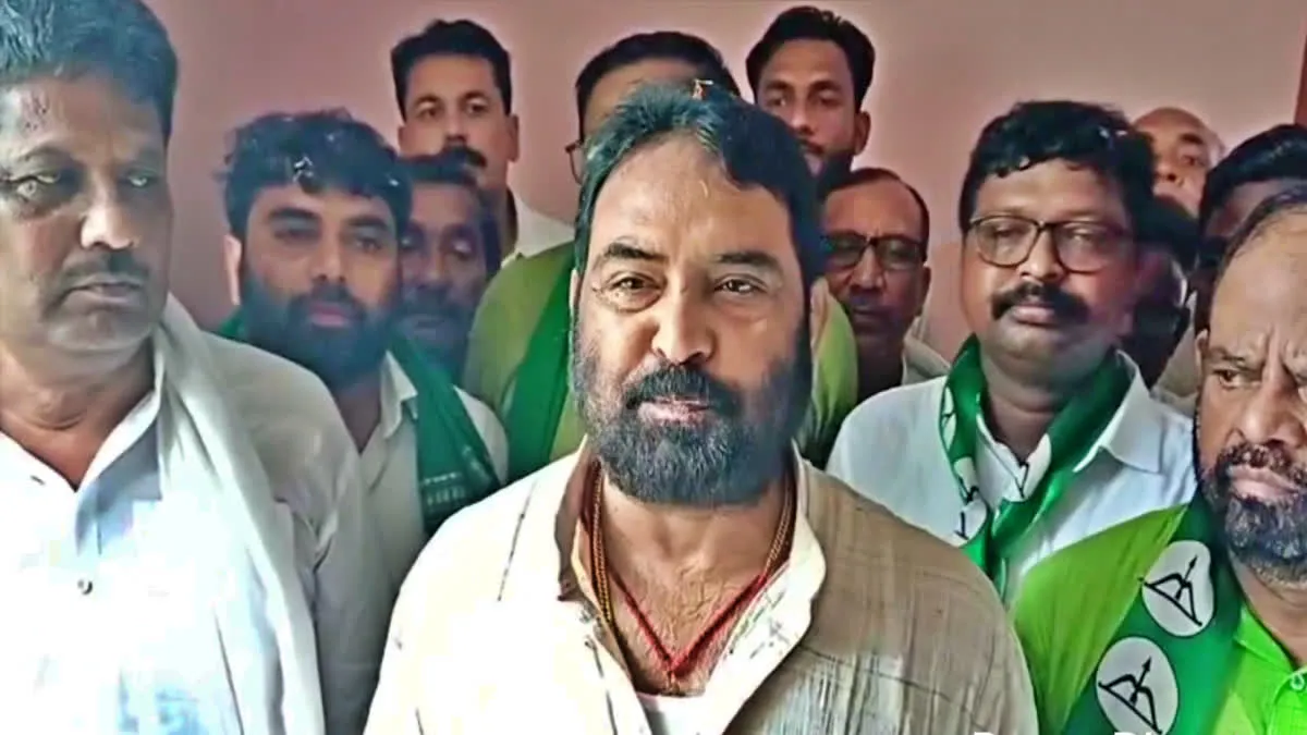 JMM Training Camp: जामताड़ा-पाकुड़ में झामुमो की सक्रियता; विनोद पांडेय ने कहा- वोटर लिस्ट में नाम नहीं तो सरकारी योजनाओं से हाथ धो बैठेंगे लोग