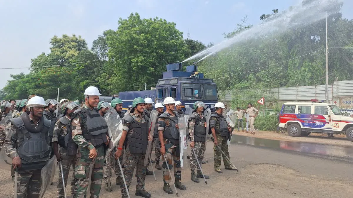 Jharkhand News: मुहर्रम जुलूस को लेकर प्रशासन सख्त; डीजे पर प्रतिबंध, ड्रोन से निगरानी और CRPF की तैनाती