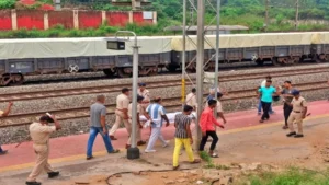 Ranchi News: नामकुम रेलवे स्टेशन के पास मिला आरपीएफ जवान का शव; वर्दी में था जवान, जांच में जुटी पुलिस