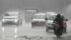 Weather Update 2026: दिल्ली, यूपी, बिहार समेत 17 राज्यों में भारी आंधी-बारिश का अलर्ट; 90kmph की रफ्तार से चलेंगी हवाएं