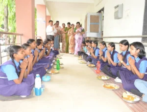 Chhattisgarh School Prayer Debate: संस्कार बनाम संविधान; छत्तीसगढ़ के स्कूलों में प्रार्थना को लेकर छिड़ी नई बहस