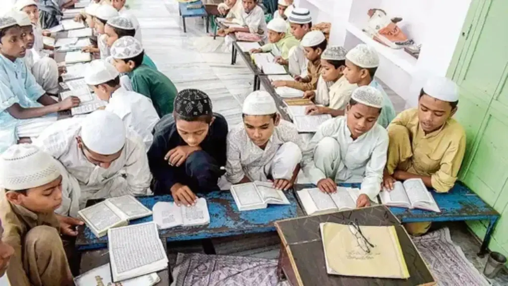 West Bengal Madrasa Survey: पश्चिम बंगाल में सभी मदरसों का होगा सर्वे; ममता सरकार ने जिलाधिकारियों को जारी किया सख्त निर्देश