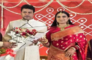 Biplab Kumar Deb Wedding: त्रिपुरा के पूर्व CM बिप्लब कुमार देब ने की दूसरी शादी; एक्ट्रेस त्रिवेणी राव के साथ बधे बंधन में