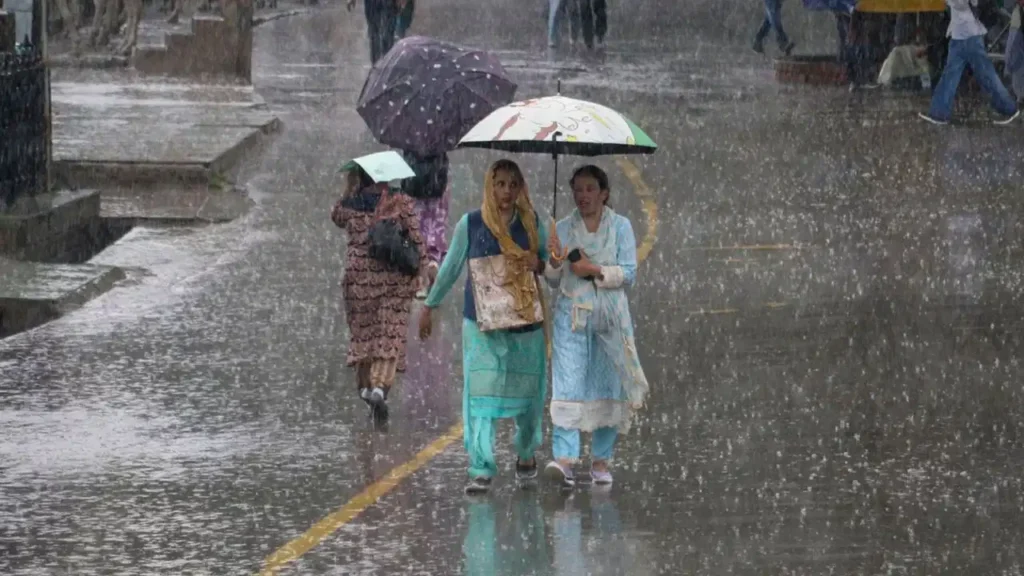 Weather Update: दिल्ली-यूपी-बिहार में आंधी-बारिश का अलर्ट; मानसून की बढ़ती रफ्तार, जानें आपके शहर का हाल