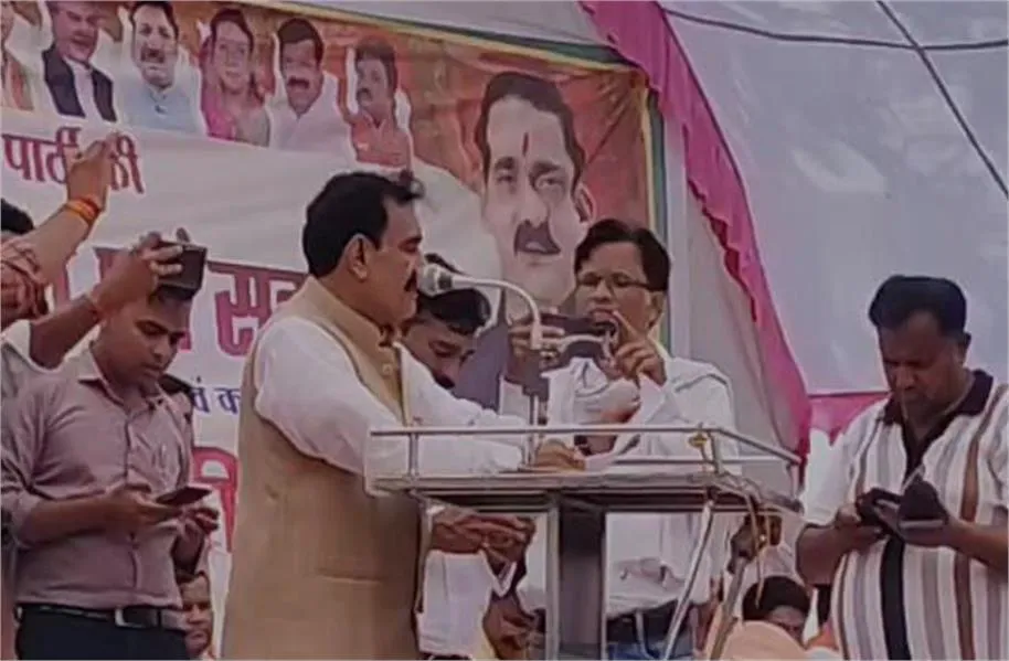 Datia By-Election: दतिया में गरजे नरोत्तम मिश्रा, प्रशासन को दी चेतावनी, बोले- ‘किसी में हिम्मत नहीं जो…’