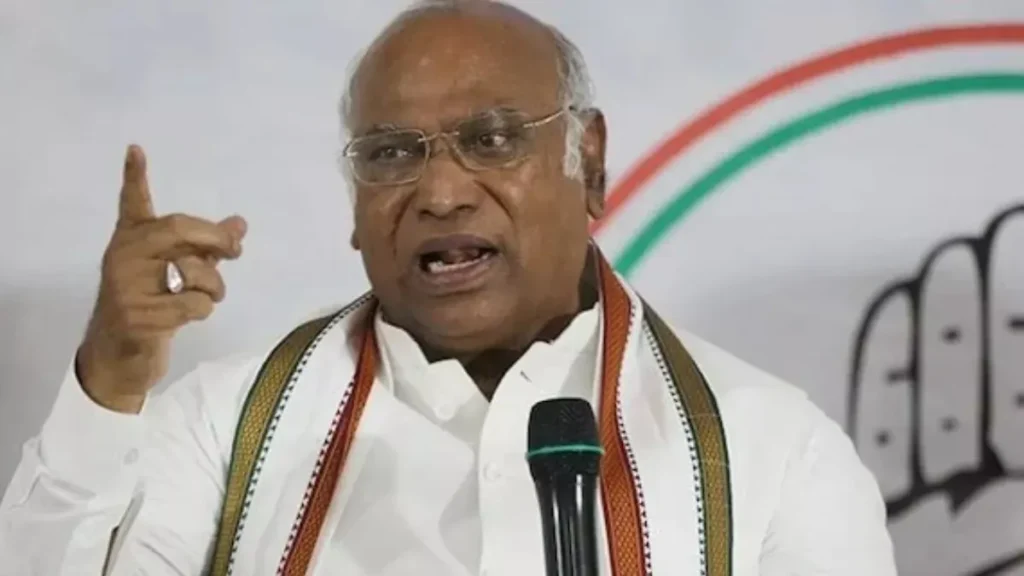 Kharge vs PM Modi: ‘कहां गया 56 इंच का सीना?’ पीएम मोदी के तंज पर मल्लिकार्जुन खड़गे का तीखा पलटवार