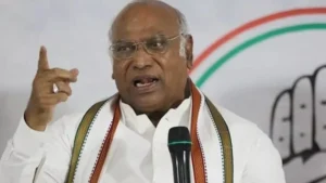 Kharge vs PM Modi: ‘कहां गया 56 इंच का सीना?’ पीएम मोदी के तंज पर मल्लिकार्जुन खड़गे का तीखा पलटवार
