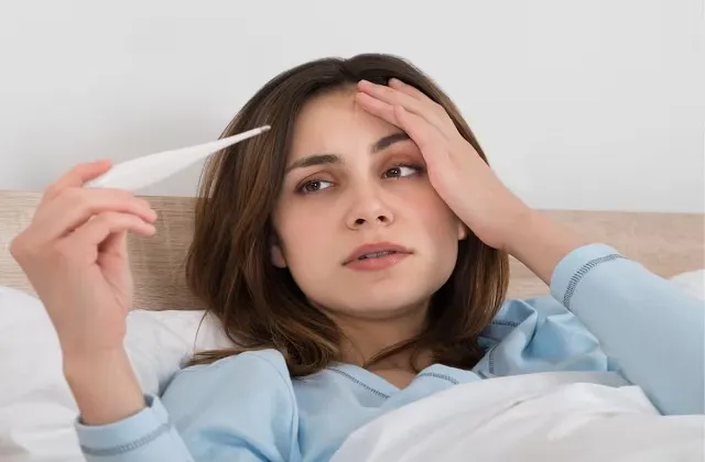 Kidney Cancer Symptoms: सिर्फ दर्द ही नहीं, शरीर के ये 7 संकेत भी हो सकते हैं किडनी कैंसर का इशारा