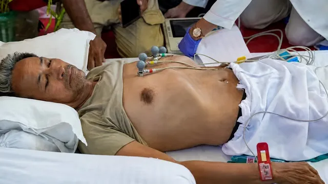Sonam Wangchuk Health: सोनम वांगचुक का वजन 9.5 किलो घटा, जानें भूखे रहने और तेजी से वजन कम होने के नुकसान