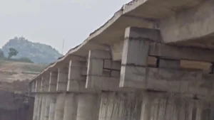 छतरपुर: उद्घाटन से पहले ही केन नदी पर बने पुल में पड़ी दरारें, निर्माण की गुणवत्ता पर उठे गंभीर सवाल