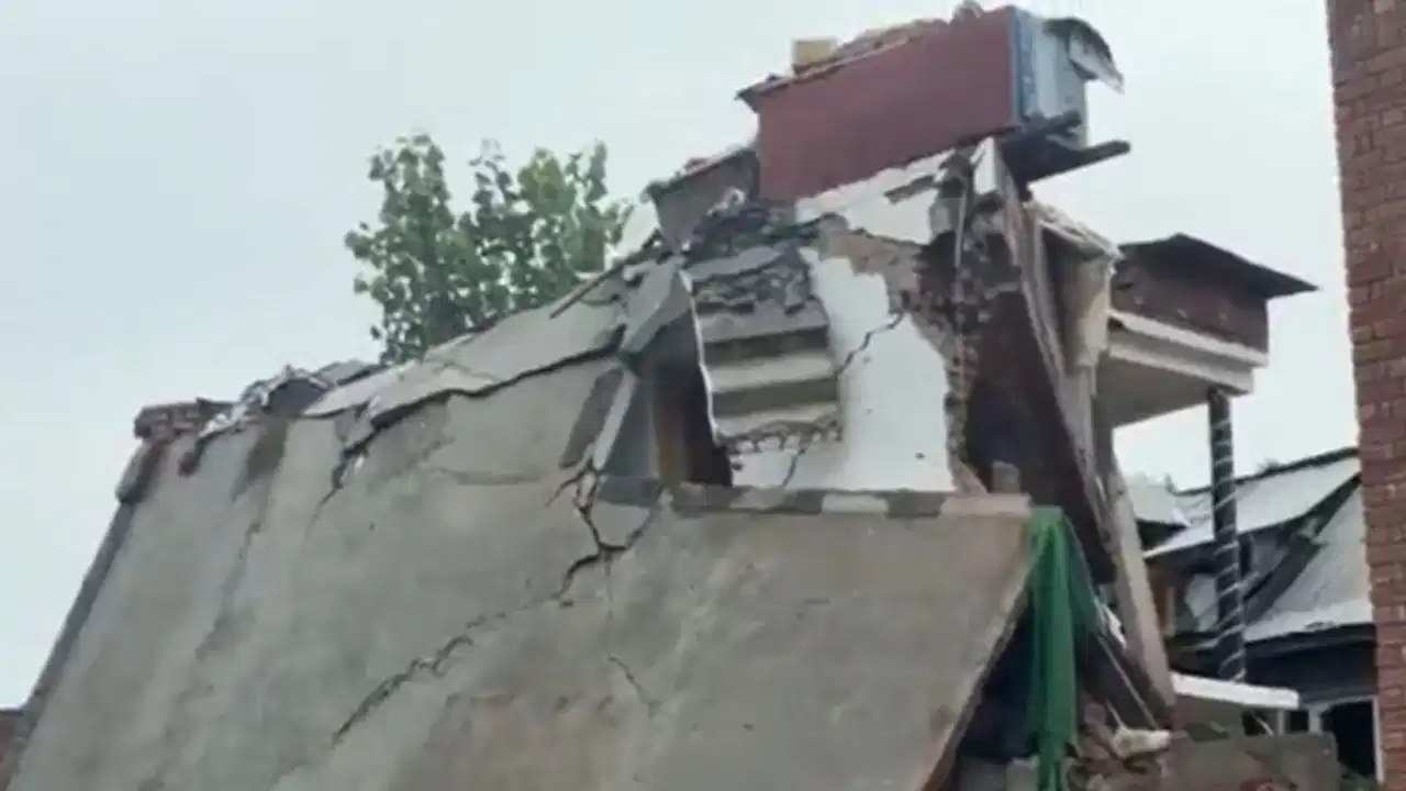 Anantnag Terror Attack: अमरनाथ यात्रा ड्यूटी पर तैनात हेड कांस्टेबल की हत्या, TRF ने ली हमले की जिम्मेदारी