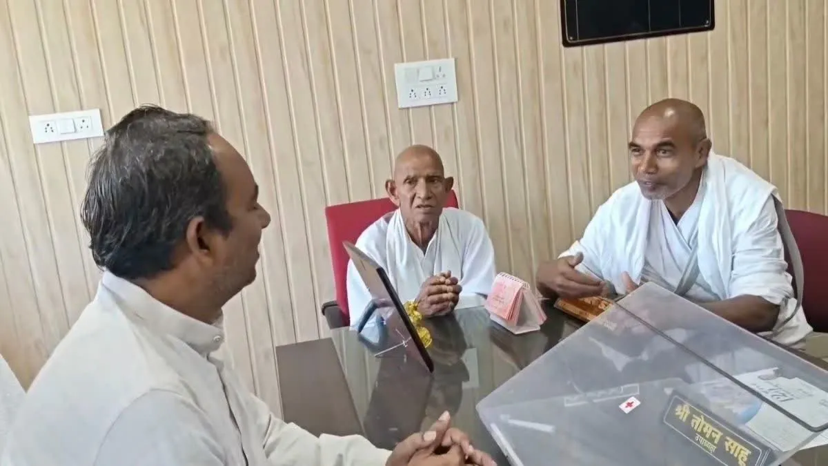 Korba News: दिनदहाड़े ज्वेलरी शॉप में लूट, महिला के वेश में आए बदमाशों ने मचाया कोहराम; कट्टा और बाइक छोड़ी