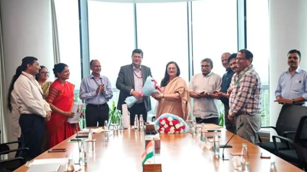 जनजातीय कल्याण और जैव-संसाधन संरक्षण के लिए बड़ा कदम! जनजातीय कार्य मंत्रालय और CSIR-NBRI के बीच MoU साइन
