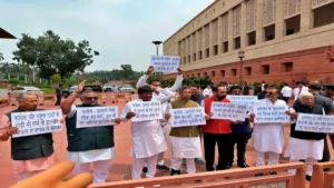 दिल्ली संसद में गूंजा झारखंड पेपर लीक का मुद्दा! बीजेपी सांसदों का हेमंत सरकार और कांग्रेस के खिलाफ जोरदार प्रदर्शन, CBI जांच की मांग
