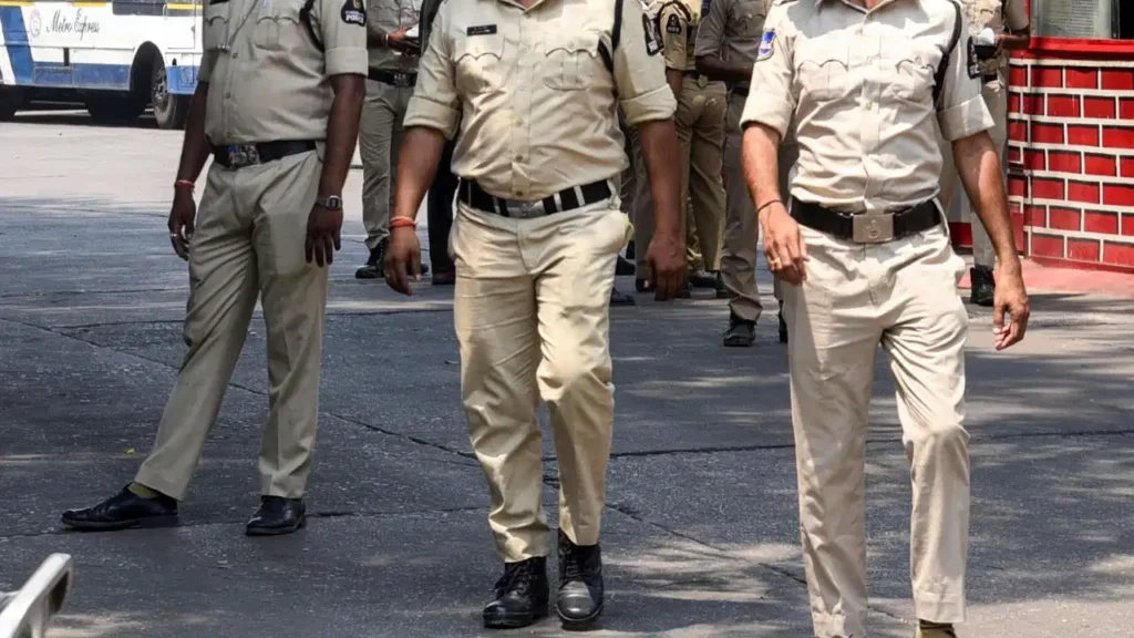 जबलपुर में महिला आरक्षक से पहचान छिपाकर दुष्कर्म और धर्मांतरण का दबाव, एसपी दफ्तर पहुंची पीड़िता