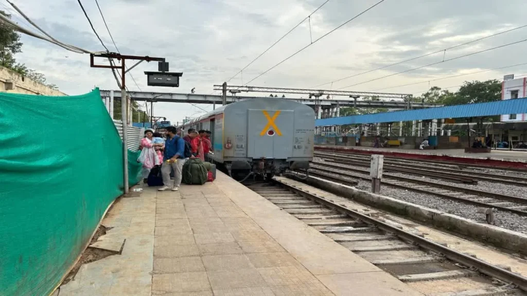 सिंहस्थ 2028 की तैयारी: रेलवे पटरी पर हादसों को रोकने के लिए बिछाया जा रहा सुरक्षा घेरा