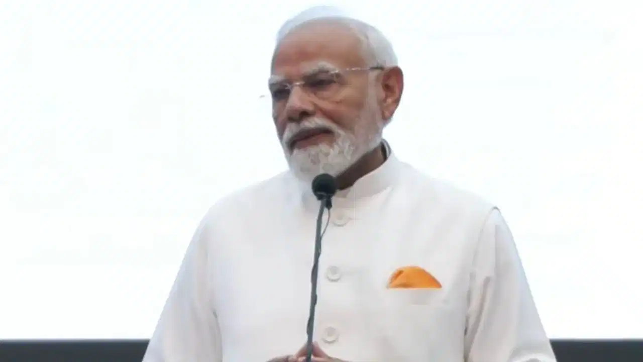 PM Modi in Indonesia: ‘भारत मदर ऑफ डेमोक्रेसी’, इंडोनेशिया की संसद में पीएम मोदी ने पेश किया ‘गंगा-महाकम विजन’