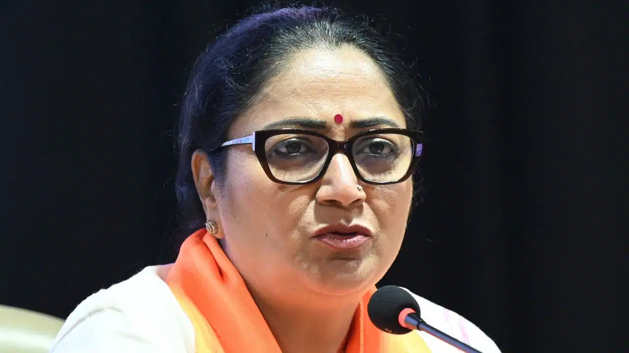 दिल्ली में महिलाओं को हर महीने मिलेंगे ₹2500! ‘लक्ष्मी योजना’ को कैबिनेट की मंजूरी, रक्षाबंधन पर आएगी पहली किस्त