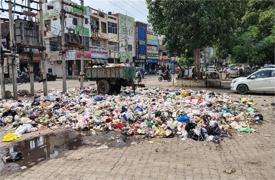 पंजाब में सफाई कर्मचारियों की हड़ताल से हाहाकार! बठिंडा समेत कई शहरों में कूड़े के ढेर, बीमारियों का खतरा बढ़ा