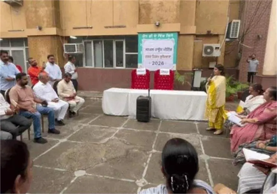 लुधियाना: विकास कार्य ठप्प होने से भड़के विपक्षी पार्षद, मेयर-कमिश्नर के खिलाफ डमी बैठक कर खोला मोर्चा