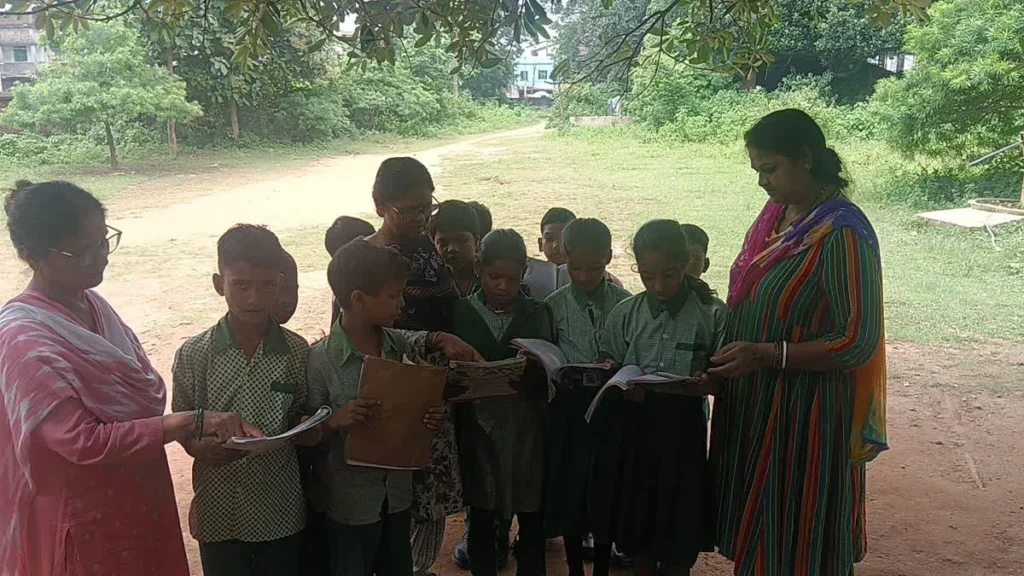 देवघर के सरकारी स्कूलों में ‘मेरी शब्द, मेरी कहानी’ अभियान की शुरुआत, रीडिंग स्किल सुधारने पर जोर