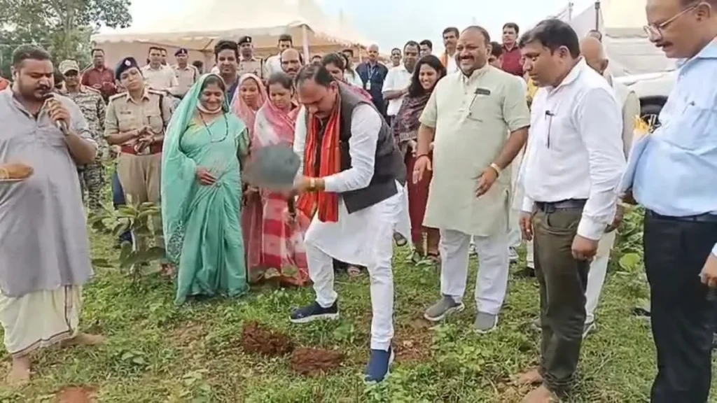 एमसीबी को बड़ी सौगात: चैनपुर में 18.75 करोड़ की लागत से बनेगा एकीकृत जिला कार्यालय भवन, मंत्री श्याम बिहारी ने किया भूमिपूजन