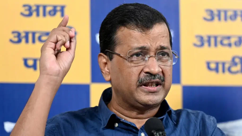 E-20 पेट्रोल के खिलाफ अरविंद केजरीवाल का बड़ा ऐलान: 2 लाख हस्ताक्षर लेकर PM आवास की ओर मार्च, बीजेपी ने बताया ‘अराजकता’
