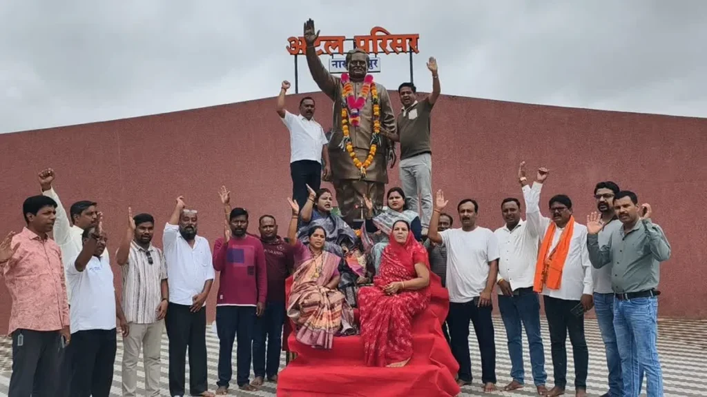 नारायणपुर में पूर्व PM अटल बिहारी वाजपेयी की पुण्यतिथि पर श्रद्धांजलि: अटल परिसर में भाजपा नेताओं ने किया नमन