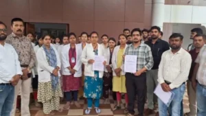 बेमेतरा में स्वास्थ्य विभाग में हंगामा: CMHO पर महिला कर्मचारियों से बदसलूकी के गंभीर आरोप, संघ ने खोला मोर्चा