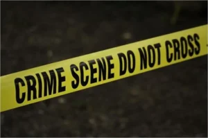 सैलून से बाहर निकलते ही युवक पर जानलेवा हमला: बाइक सवार पिता-पुत्र ने की ताबड़तोड़ फायरिंग