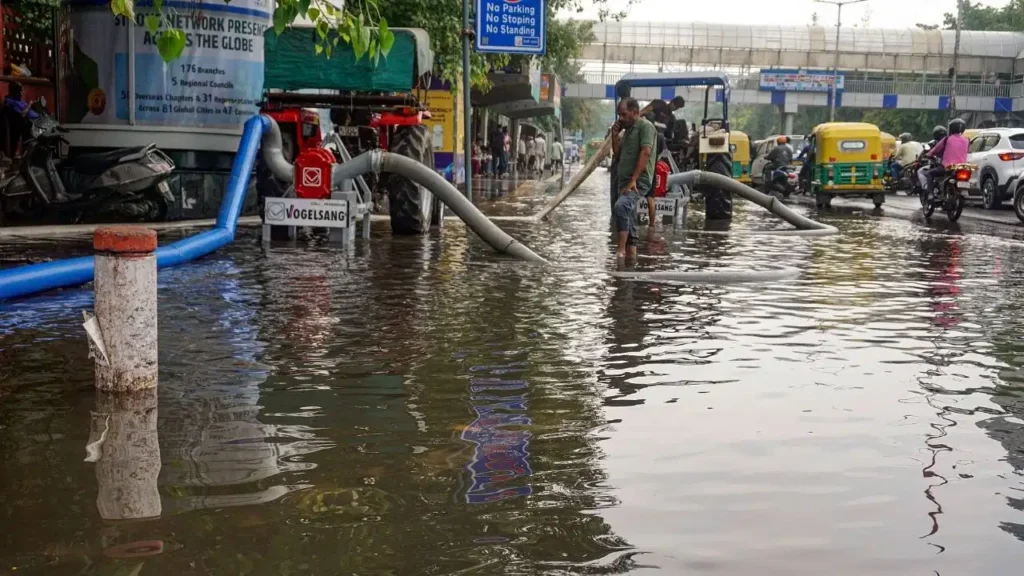 दिल्ली में जलभराव पर LG संधू का सख्त एक्शन: 139 हॉटस्पॉट पर उतरेगा PWD, इंजीनियर-इन-चीफ से लेकर SE तक करेंगे ऑन-ग्राउंड जांच