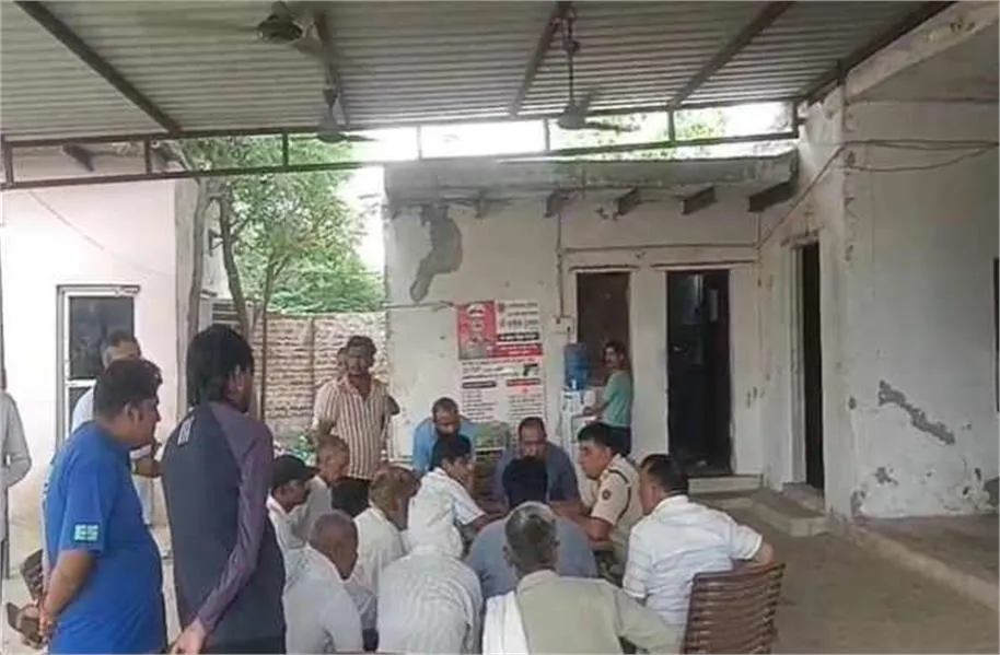 फरीदाबाद में सनसनीखेज वारदात: पुलिस चौकी के पास महिला टीचर की दिनदहाड़े चाकू गोदकर हत्या, आरोपी फरार