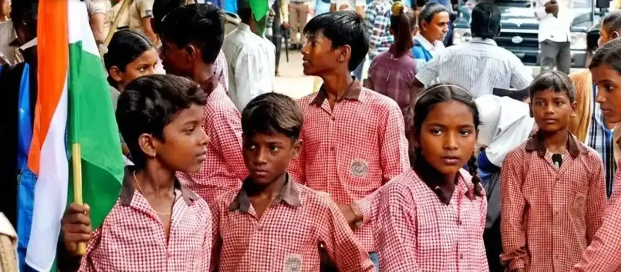 जर्जर स्कूलों पर सरकारों का बड़ा फैसला: राजस्थान में ₹12,500 करोड़ और UP में ₹604 करोड़ का बजट, जेन अल्फा का सोशल मीडिया दबाव