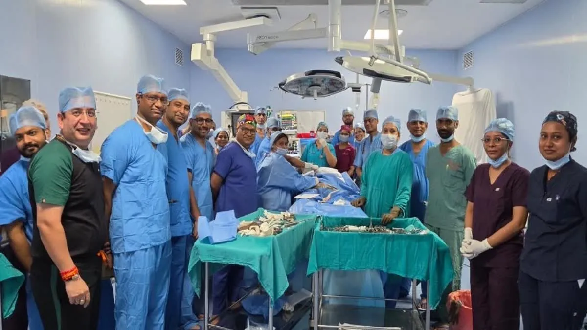 ग्वालियर चिकित्सा इतिहास में नया मील का पत्थर: चंबल अंचल में पहला सफल किडनी ट्रांसप्लांट, 55 वर्षीय पत्नी ने पति को दिया नया जीवन