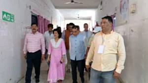 देवघर में स्वास्थ्य सेवाओं की समीक्षा: NHM निदेशक आराधना पटनायक ने किया मोहनपुर CHC का निरीक्षण, संस्थागत प्रसव शुरू करने के निर्देश