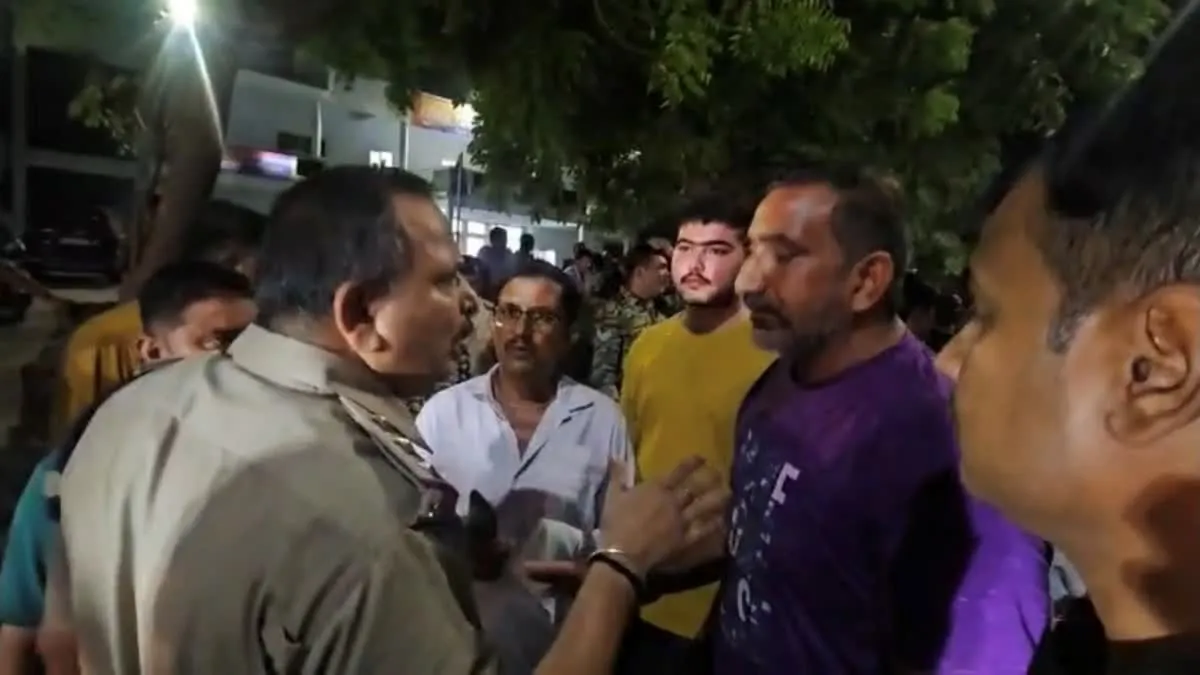 ग्वालियर में कांवड़ यात्रा के दौरान बड़ा विवाद! कार टकराने के बाद दो पक्षों में चले लाठी-सरिए, एक दर्जन से अधिक पर FIR