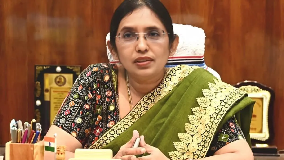 मलेरिया मुक्त छत्तीसगढ़ अभियान: कोरिया जिले में घर-घर जांच, छात्रावासों में मच्छरदानी अनिवार्य; कलेक्टर ने दिए कड़े निर्देश