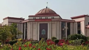 शिक्षक (कृषि) भर्ती में B.Ed. अनिवार्य: छत्तीसगढ़ हाईकोर्ट ने खारिज की योग्यता में छूट की मांग, 65 अभ्यर्थियों को झटका