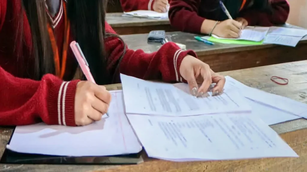 एमपी बोर्ड 10वीं-12वीं परीक्षा 2027 की तारीखें घोषित: 17 फरवरी से 12वीं और 24 फरवरी से 10वीं के एग्जाम, देखें पूरा टाइम टेबल