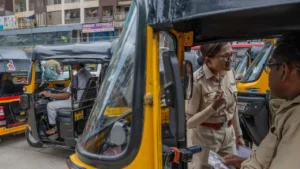 मुंबई में ऑटो चालकों की मराठी परीक्षा पर नया विवाद: ‘सिलेबस से बाहर के सवाल पूछ रहा RTO’, यूनियन ने दी आंदोलन की चेतावनी